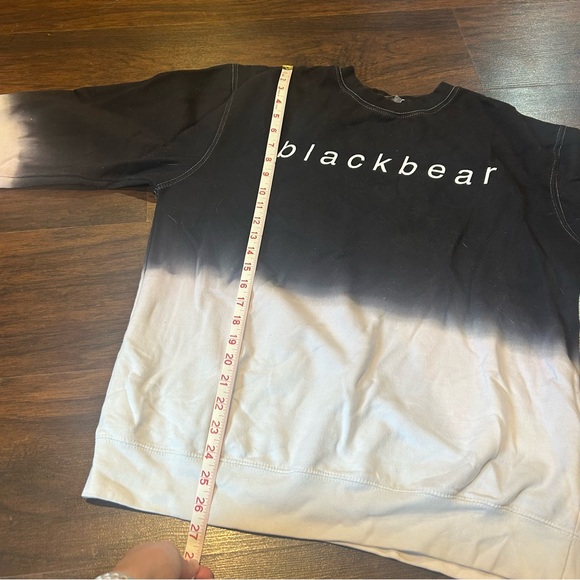 [Blackbear] Black and White Ombre Sweatshirt - Picture 6 of 8